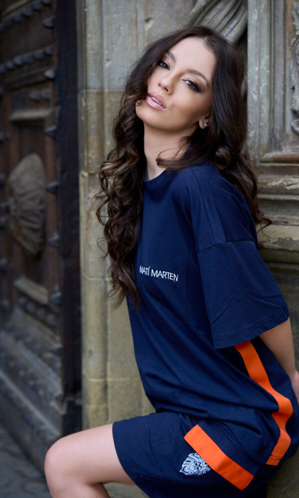 T-shirt blu e arancio - immagine 1