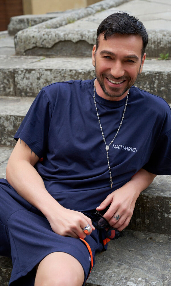 T-shirt blu e arancio - immagine 2