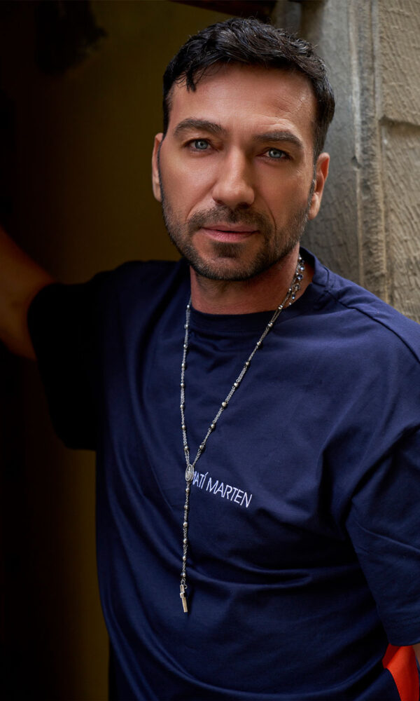T-shirt blu e arancio - immagine 3