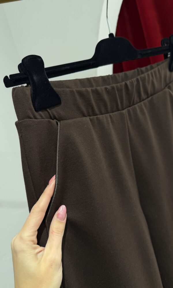 Pantalone marrone Essential in punto milano - immagine 3