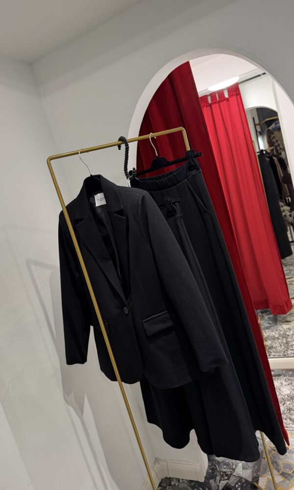 Blazer nero Essential in punto milano - immagine 6