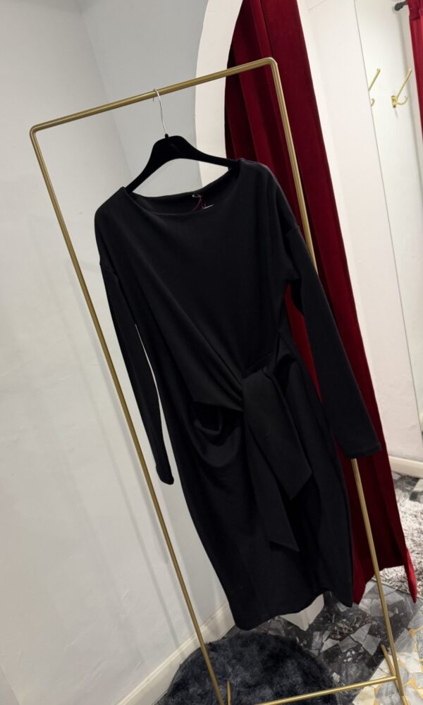 Abito nero con nodo midi in punto milano