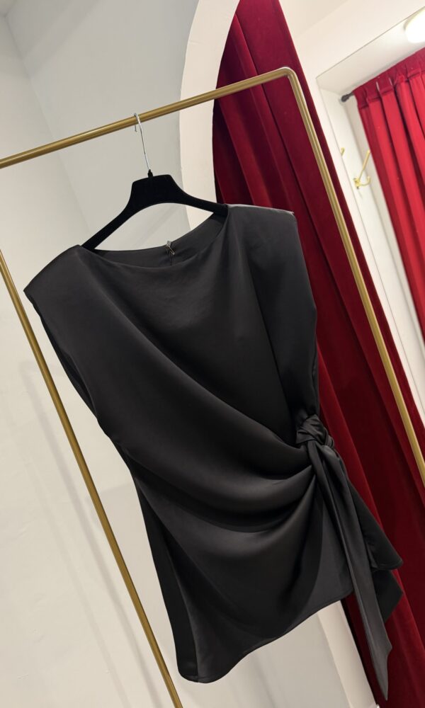 Blusa in raso smanicate nodo - immagine 3