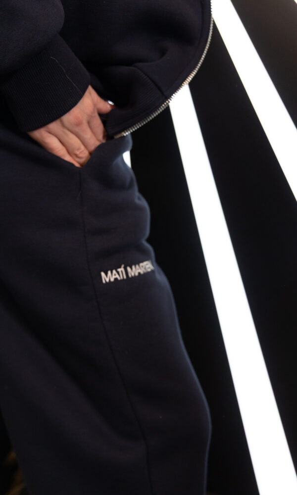 Pantalone blu palazzo con logo ricamato - 500gr - immagine 3