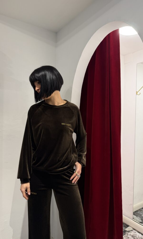 Set coordinato moro in ciniglia felpa e pantalone - immagine 2