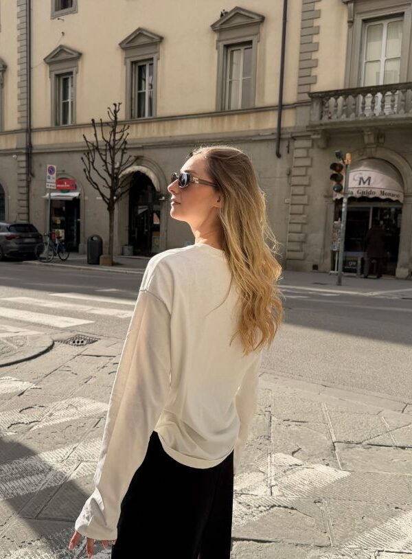 T shirt bianca oversize manica lunga - immagine 6