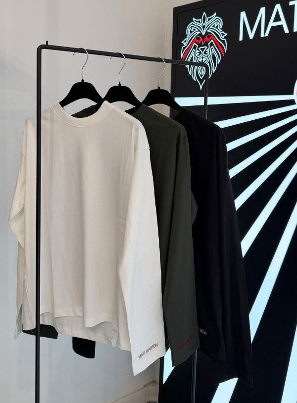 T shirt bianca oversize manica lunga - immagine 4