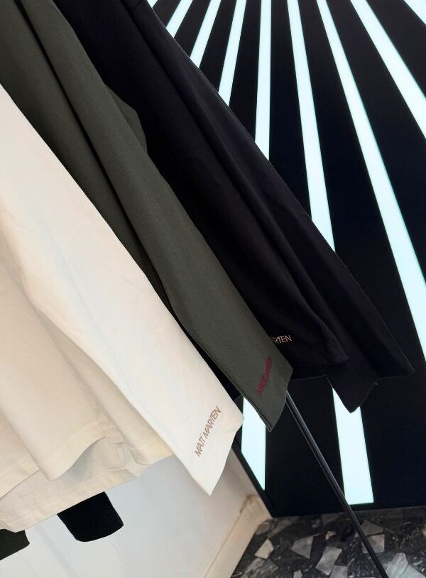 T shirt bianca oversize manica lunga - immagine 5